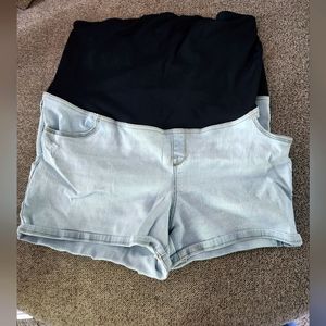 Maternity shorts
